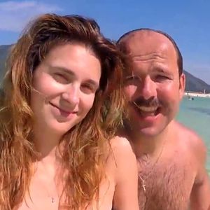 Żona Sławomira wrzuciła zdjęcie z plaży bez stanika! Fanów mocno rozczarował ten widok