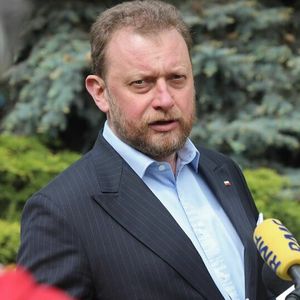 Łukasz Szumowski usprawiedliwia premiera Morawieckiego