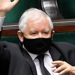 Kaczyński oferuje już nie tylko 500 plus. Nowe programy wspierające rodziny