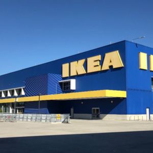 IKEA świeci pustkami