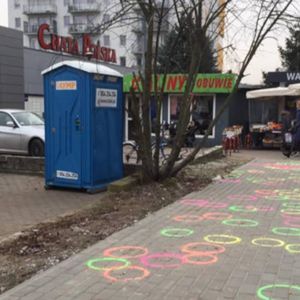 Kolorowe kręgi na polskich ulicach: o co chodzi? To bardzo ważna inicjatywa
