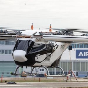 Futurystyczna latająca taksówka Airbusa właśnie odbyła swój pierwszy publiczny lot