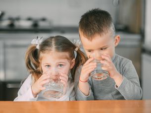Najważniejsze fakty o wodzie, które powinna znać każda mama