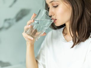 Zapytaliśmy neurologa o konsekwencje odwodnienia. Ma kilka wskazówek