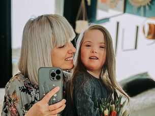 "Kornelka ma w sobie coś, co przyciąga innych, uśmiechem topi najtwardsze serca"