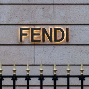 Co to jest Fendi? Poznaj lepiej jeden z najsłynniejszych domów mody na świecie