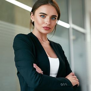 Power dressing - co oznacza? Najważniejsze zasady eleganckiego stylu kobiet sukcesu!