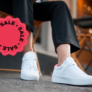 Hitowe buty sportowe na przecenie w Eobuwie. Podobne w CCC i Answear