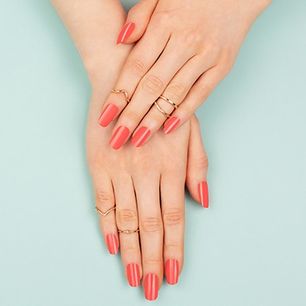 Jakie paznokcie na wiosnę 2021 będą najmodniejsze? Znajdź stylowy manicure na nowy sezon