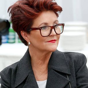 Jolanta Kwaśniewska przyszła do fundacji w takiej sukience. Wzór odejmuje lat
