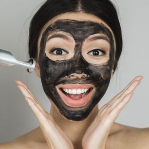 Laserowy peeling węglowy – efekty, cena, przeciwwskazania. Wszystko, co warto wiedzieć o tym zabiegu