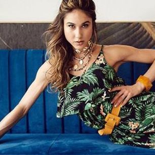 Trend alert: sukienki jungle. Skorzystaj z -20% w Born2be!