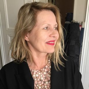 To idealny makijaż dla 60-latek. Fani Szapołowskiej: „pięknie, młodo”