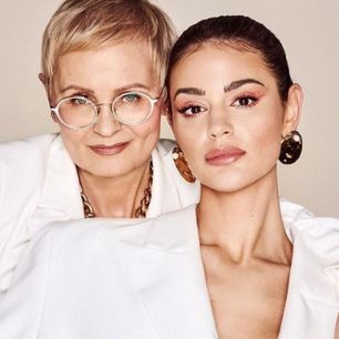 59-letnia mama Honoraty Skarbek robi furorę na Instagramie. Fajny ma styl?