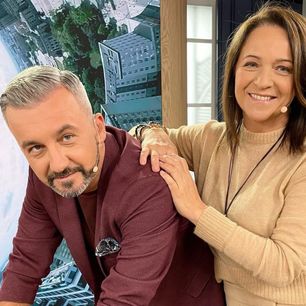 Zainwestuj w sweter w tym kolorze. Jesienią nie będzie modniejszego wyboru dla 50-latek
