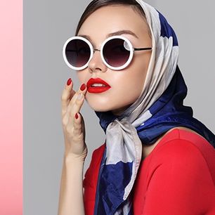 Styl retro - jakie ubrania i dodatki stworzą modną stylizację nawiązującą do przeszłości? Sprawdź!