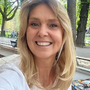 „Piękne butki”. Ewa Wachowicz włożyła najwygodniejszy model na wiosnę i zachwyciła fanów