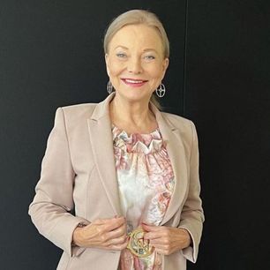 69-letnia Laura Łącz pokazała się w sukience. Fani: „Klasa sama w sobie”