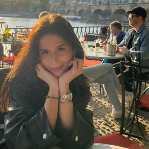 Doda i Roxie w „tenisowych” spódniczkach. Odważna miniówka jest teraz hitem