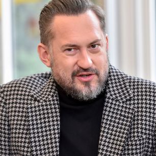 W takich swetrach chodzą modni faceci. Tomek Wolny i Marcin Prokop lansują nowy trend