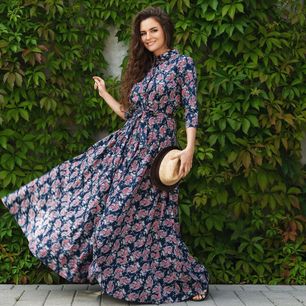 Sukienka boho na wesele nie wychodzi ze ślubnej mody. Pomogę ci wybrać model, w którym zrobisz wrażenie
