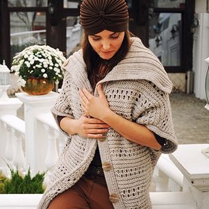 Długi kardigan - z czym nosić modny sweter do kolan?