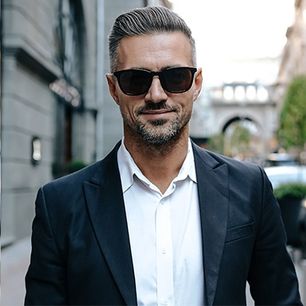 Stylizacje męskie na jesień 2020. Sprawdź, jak się modnie ubrać w tym sezonie!