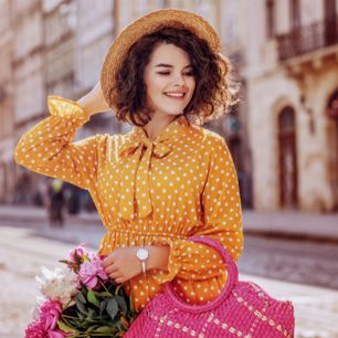 Trendy w modzie plus size na wiosnę i lato 2022. Te ubrania są hitem w stylizacjach dla puszystych
