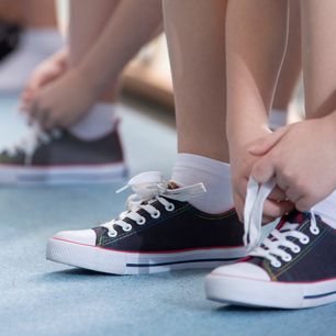 Jakie buty dla dziecka na WF należy wybrać? Sprawdź, zanim skompletujesz szkolną wyprawkę