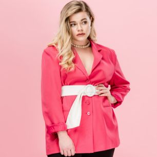 Stylizacje z Instagrama plus size – TOP 7 looków na wiosnę 2022