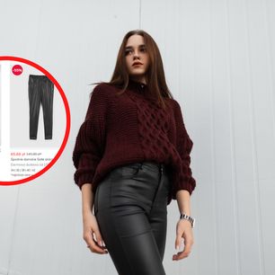 A jednak. Na przecenach pojawiły się najmodniejsze spodnie na 2024 rok. Teraz kupimy je taniej