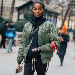 Hity z Alpha Industries uwielbiane przez gwiazdy. Sprawdź modne kurtki, bluzy i inne produkty marki!