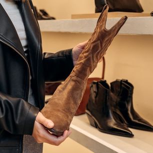 Najlepsze buty damskie z wyprzedaży zimy 2024. Te perełki mogą być twoje za grosze
