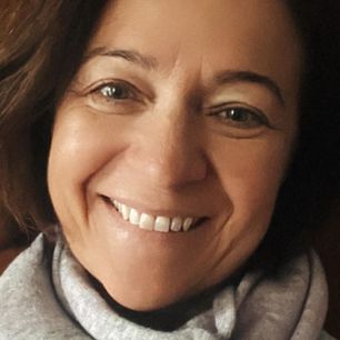 Tej bluzki pozazdrości Ci córka. Ewa Drzyzga nosi ją do spodni, ale możesz ją włożyć również do spódniczki