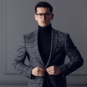 Szary garnitur w męskich stylizacjach. Sprawdź, jak go nosić na co dzień, a jak na specjalne okazje!