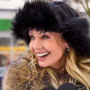 Zapomnij o czapkach z pomponem. Eleganckie kobiety chodzą w tym nakryciu głowy
