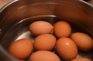 Chłodzisz jajka po ugotowaniu? To duży błąd