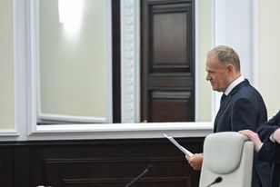 "Czeka nas bardzo poważna rozmowa". Tusk zapowiada działania w NFZ