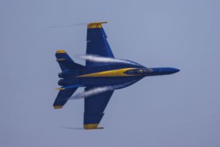 Blue Angels pilot flies extremely low over Pensacola Beach — no punishment