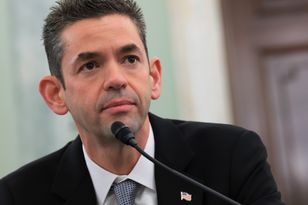 Musimy wylądować na Księżycu przed Chinami. Isaacman przed Senatem