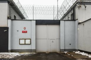 Mieli pobić osadzonego. Kontrowersje wokół oskarżeń strażników