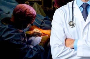 Orthopaedic surgeon in Ciechanów billed 574,000 PLN in two months
