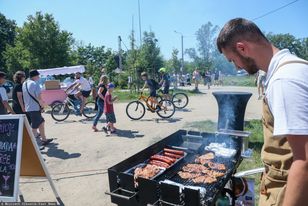 Polacy zmieniają przyzwyczajenia. Sezon grillowy pod lupą GUS