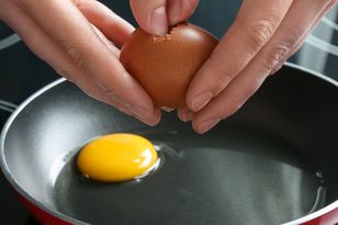 To najlepszy tłuszcz do smażenia jajek. Bardzo długo byliśmy w błędzie