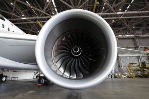 Siedem miesięcy stał po kolizji. A350 japońskich linii wraca do lotów