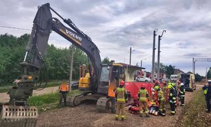 Horror na budowie. Pijany operator koparki rozjechał pracownika