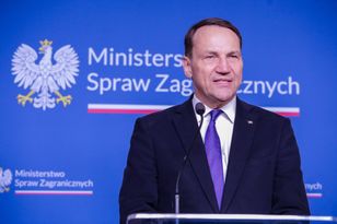 Sikorski chce zaproszenia Europy do rozmów z Rosją? "Ma prawo głosu"