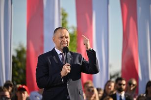 Akcja w domu rodzinnym Nawrockiego. Zmasowany atak na Kijów [SKRÓT DNIA]