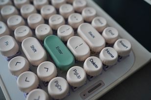 Epomaker Glyph review: a keyboard that looks like a typewriter