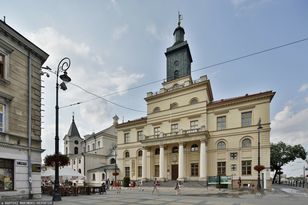 "Stąpanie po cienkim lodzie". Ratusz zdjął ukraińską flagę